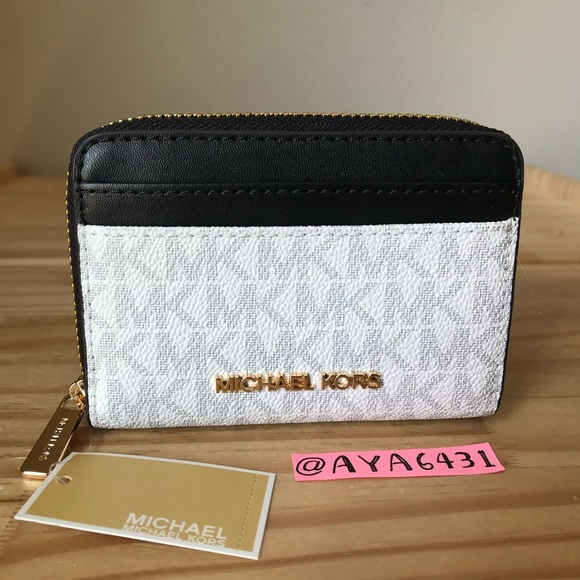 Michael Kors card case🎈🎈 - Picture 1 of 8